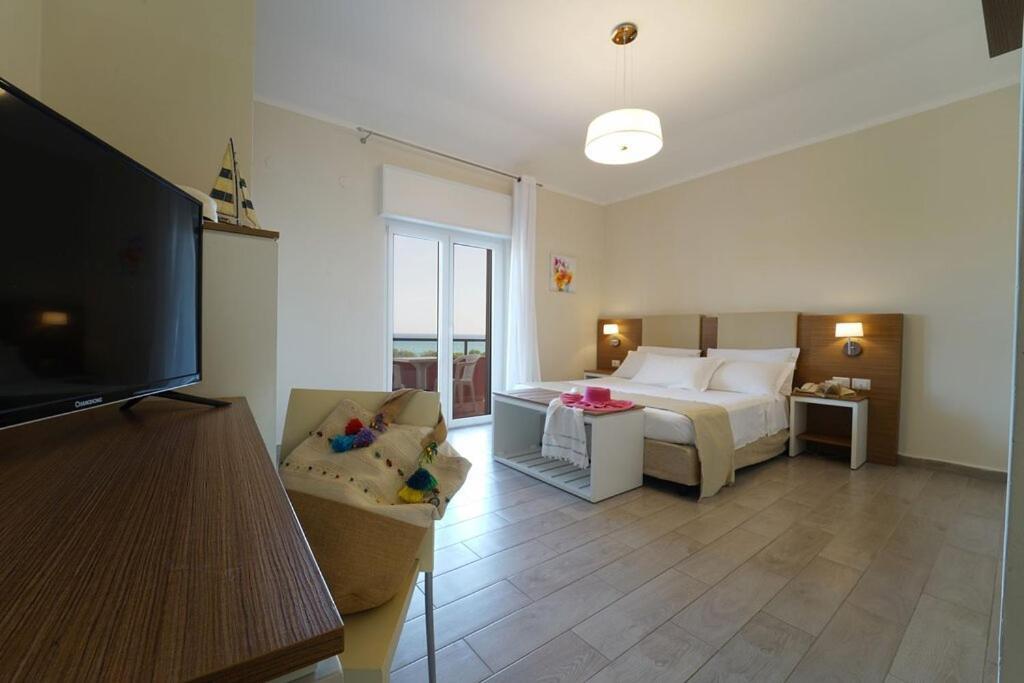 Hotel Villaggio Casarossa Crotone Dış mekan fotoğraf