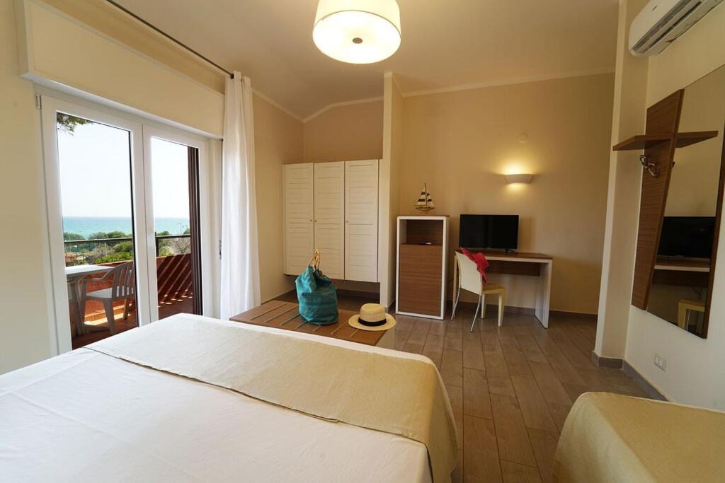 Hotel Villaggio Casarossa Crotone Dış mekan fotoğraf